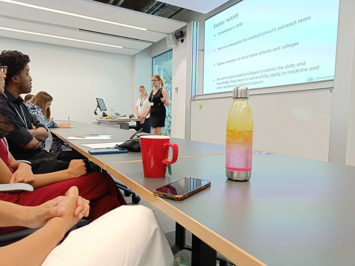 MedStudentWP's tweet photo. Our brilliant workshop leads Kate and Rhiannon from @TruroWAMS sharing their expertise on starting your WAMS society, and advise on overcoming initial challenges or barriers👥
#NMSWP23 @NMS_WP_Forum https://t.co/9r0xzdGOaE
