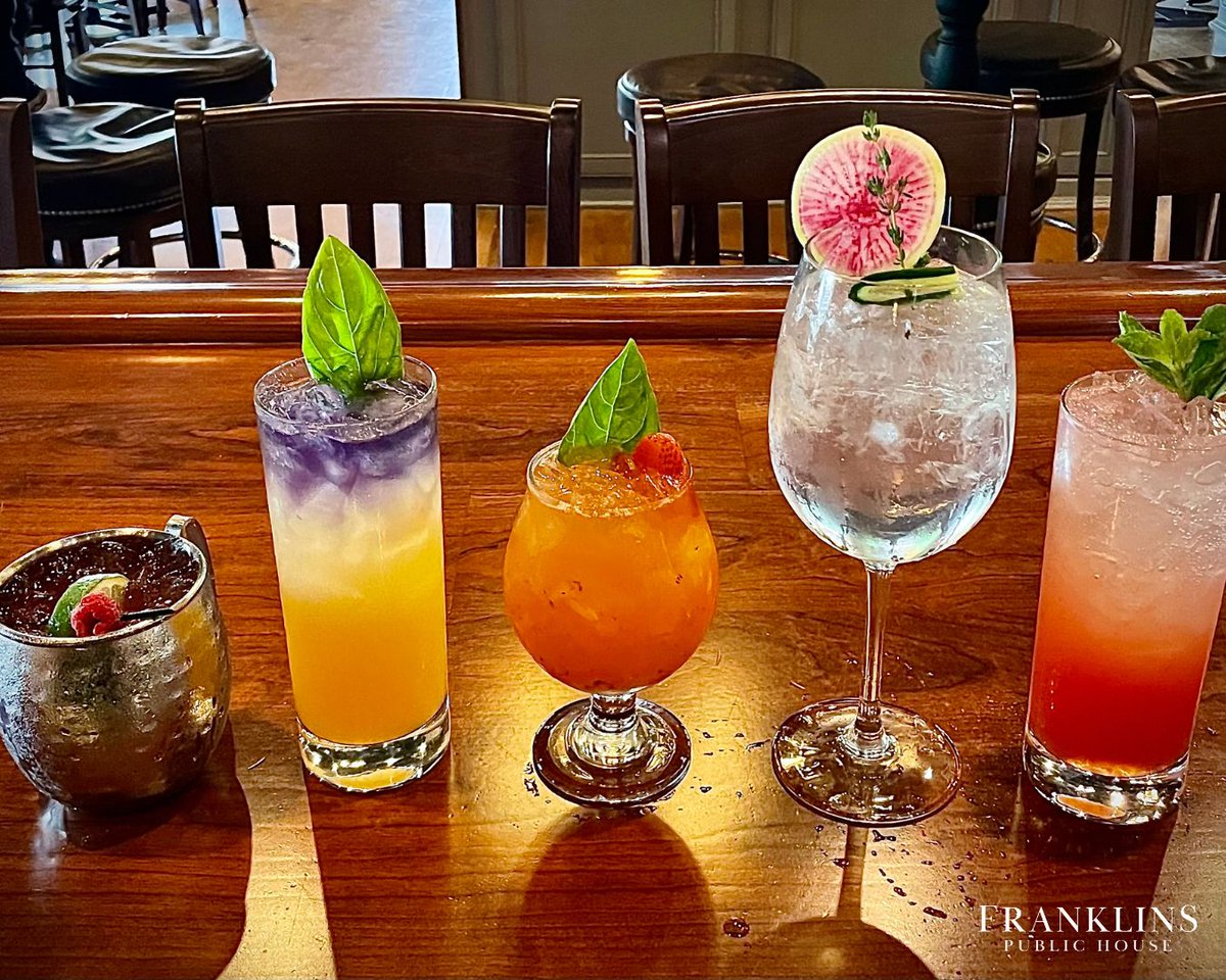 FranklinsHouse's tweet photo. A new Summer food menu means new Summer cocktails, too!  🍹 

#franklinspublichouse #franklins #palosheights #palosheightsil #cocktails #drinks #bar #drink #summer #menu #dinner #livemusic #food https://t.co/RdzbTUipP5