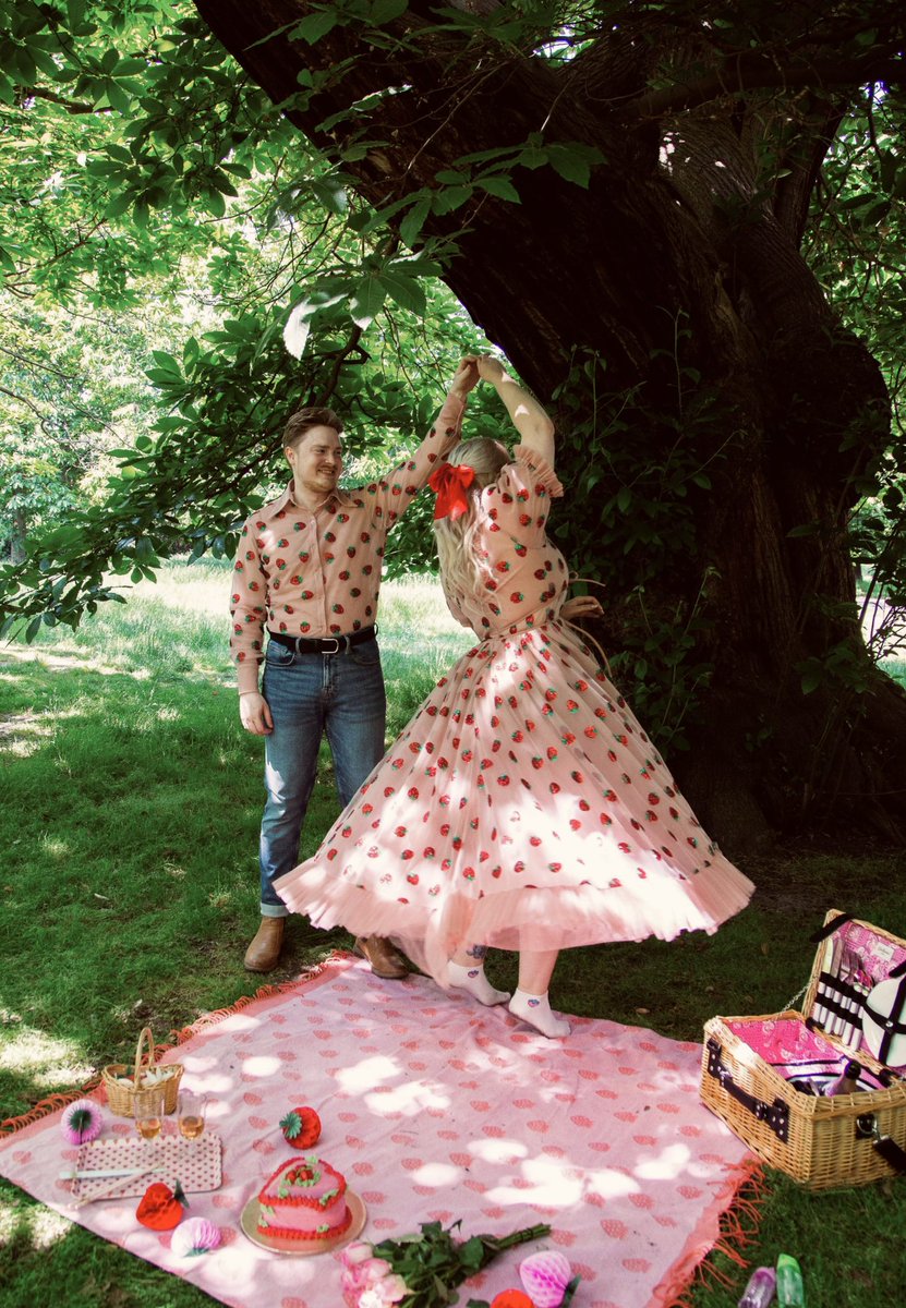 mistacylife's tweet photo. I got my engagement photoshoot pictures 🥹🍓 https://t.co/r0VG1fsyEA