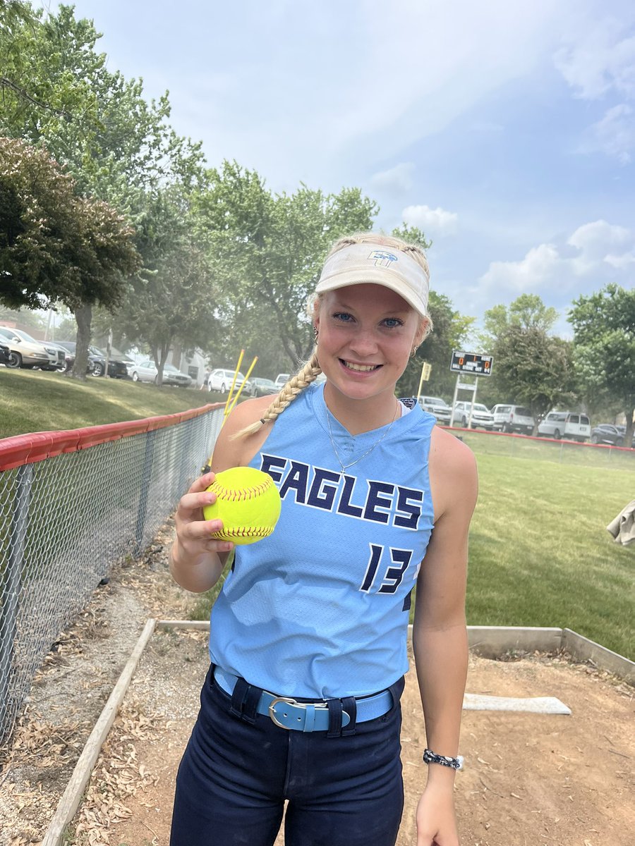 East Union Softball (@eastunionsb) on Twitter photo 🎉HOMERUN🎉
#5 on the year for <a href="/noellecmcknight/">Noelle McKnight</a> ! 
#WhoHomered <a href="/d2mart/">Derek Martin</a> 🎉HOMERUN🎉
#5 on the year for <a href="/noellecmcknight/">Noelle McKnight</a> ! 
#WhoHomered <a href="/d2mart/">Derek Martin</a>