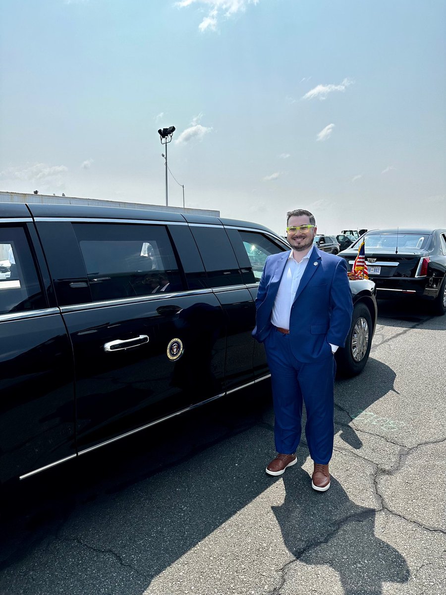 dasjoshua's tweet photo. Today marked an unforgettable experience for me. I had the honor of meeting the President and First Lady of the United States (pictures soon!), got a glimpse of 'the Beast', stood in the aura of Air Force 1, and got acquainted with numerous White House staff and members of the press corps. I'm thrilled to share that I also received a Presidential Challenge Coin. This day will forever be etched in my memory!