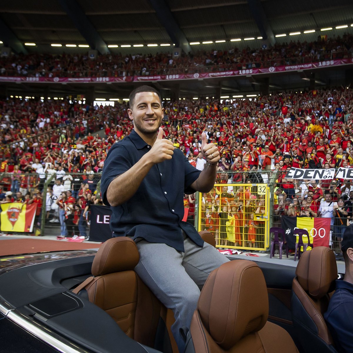 Eden Hazard was honored at halftime of Belgium's match vs. Austria 🇧🇪

The 32-year-old former captain retired from international football in December.