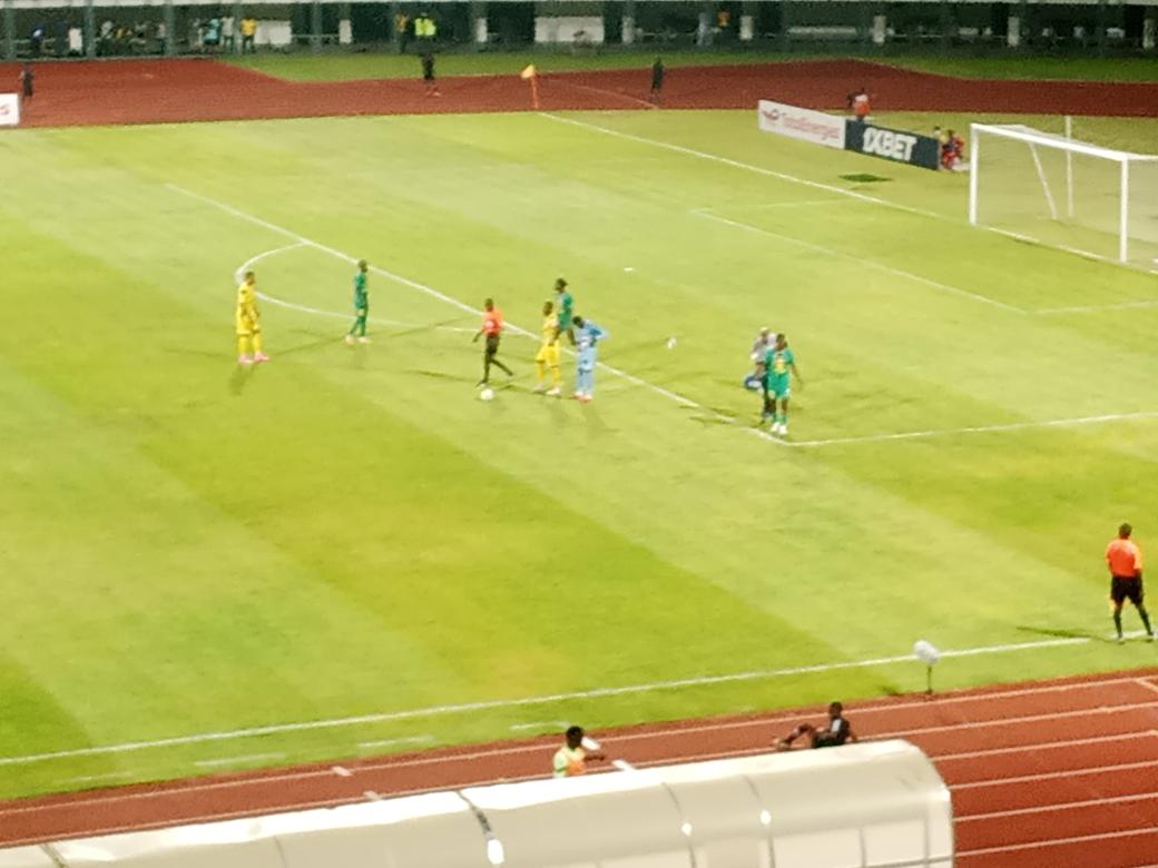 DohouMessan's tweet photo. #5e journée Elim #CAN #Côte d'Ivoire 2023
#Bénin 0 - 1 #Sénégal
56mn de jeu, un sénégalais à terre 
#caf, #fbf #fsf https://t.co/aZIGxfllXp