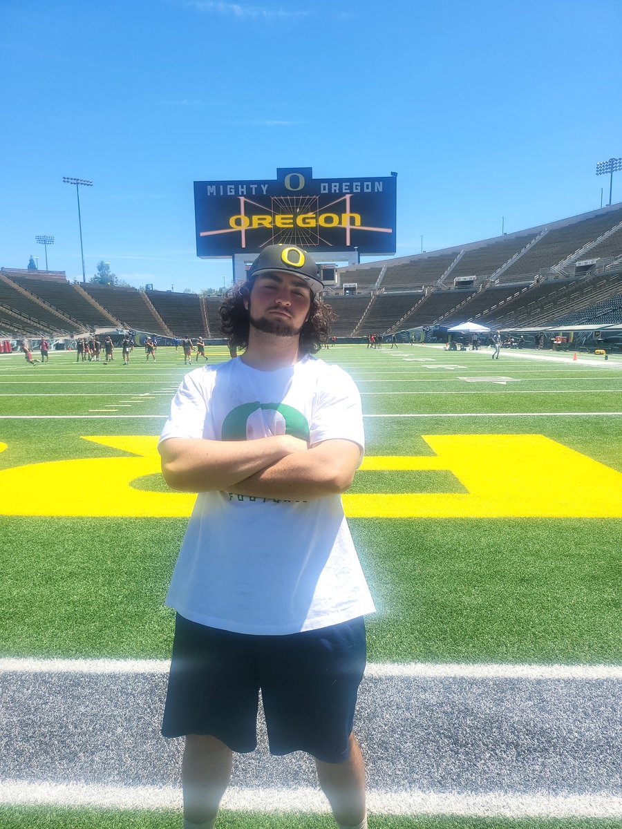 Abel92619241's tweet photo. Thank you  @oregonfootball for the great camp I learned so much #scoducks 🦆🦆🦆 @CoachDanLanning @coach_cavanaugh @105CoachTerry @CutterLeftwich @CoachTuioti92 @ST_Haunga @kodster_  @_AParks4 @JRMoala @CoachWilsonLove @coachshaud21 Thank you dad for getting me there @CoachLanceo https://t.co/KPNIdtYwLD