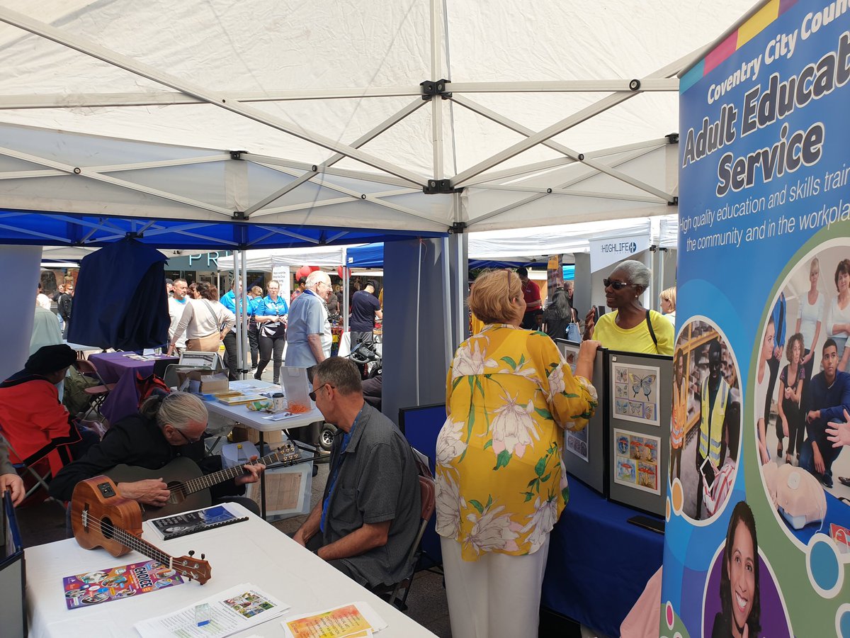 howardcaes's tweet photo. Privileged to be part of the launch of Coventry Positive Images Festival. Promoting Performing Arts, Visual Arts, Crafts & other adult learning courses. Thanks to Michael Melbourne & Lynda Powell @CoventryAdultEd @coventrycc #PositiveImages #FiveWaysToWellbeing #trysomethingnew https://t.co/HCjO42wZ0D