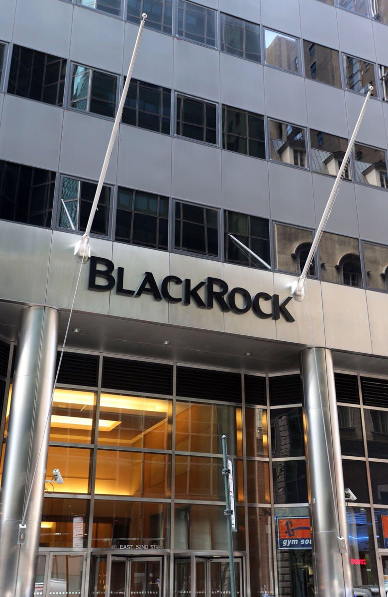 🚀 Exciting news in the #crypto world! BlackRock, the world's largest asset manager, has filed an application for a spot #Bitcoin ETF. This could be a game-changer for the ecosystem. Let's dive into what this means. #BlackRockBitcoinETF @10Xasset