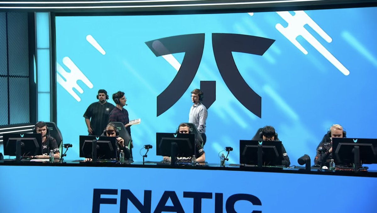 The boys are on stage and ready to go. Good luck this split Fnatic!🖤🧡 #FNCWIN #LEC