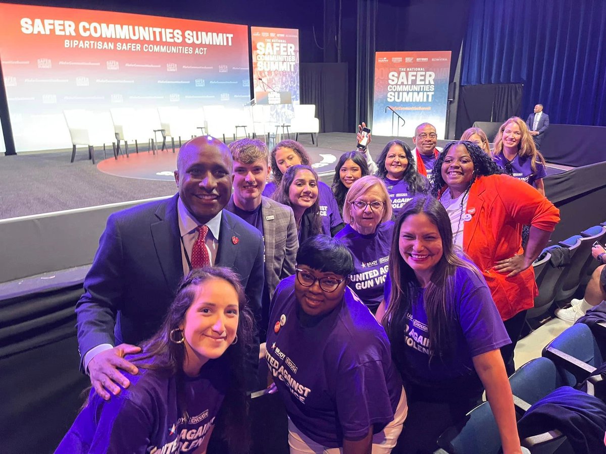 potusmode's tweet photo. We may have a relatively small team compared to others organizations but we ARE a force to be reckoned with. I have so much love for all of our Brady and Team Enough survivors, staff, and volunteers. My heart is so full. 🧡 https://t.co/JuNUBmFrqV