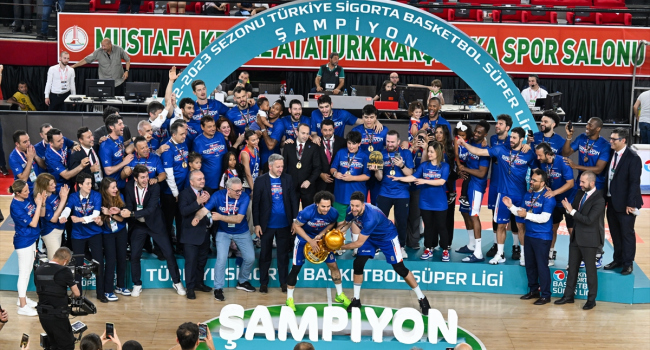 #BSL Şampiyon Anadolu Efes sportrendy.blogspot.com/2023/06/sampiy…