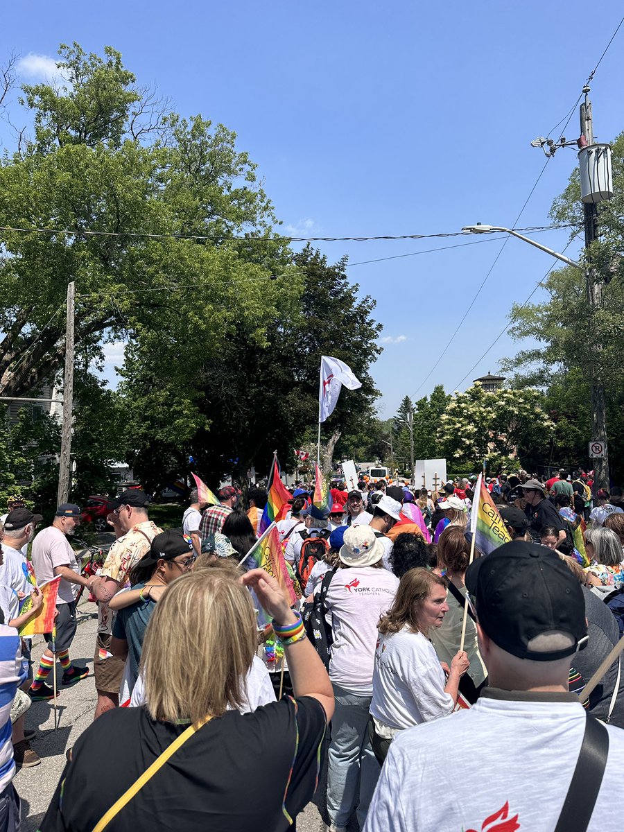 miss_seguin's tweet photo. Such a fantastic time at @YorkPride with @YorkOECTA ✨💜 Amazing turn out and wonderful to see Newmarket for the first time! #Pride2023 #CatholicPride @OECTAProv @oectaottawa https://t.co/H3690BMw7a