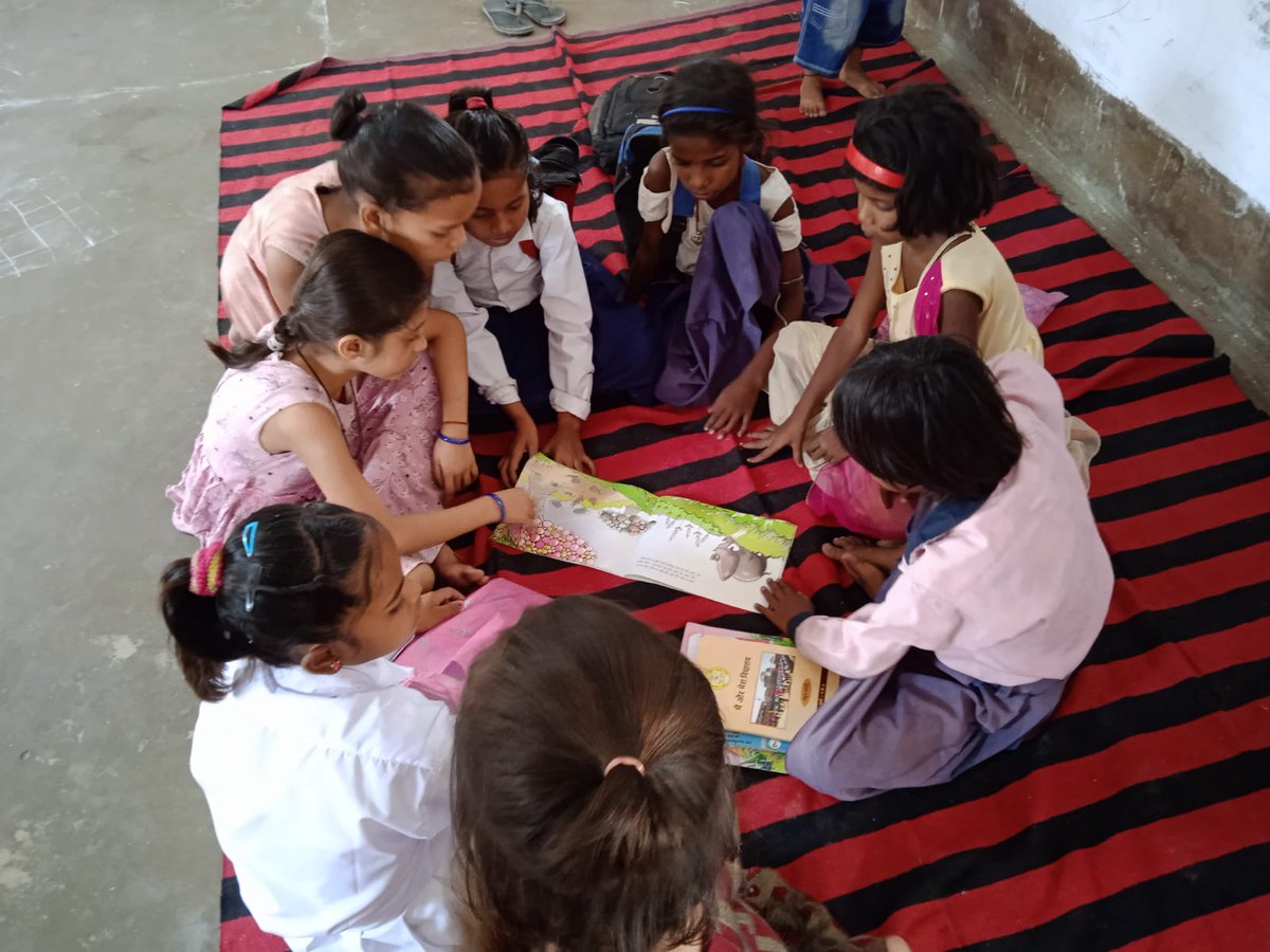 iSakshamWork's tweet photo. 🌞📚 Glimpses of our Summer Camps led by Edu-leaders in Bihar! Despite scorching heat (41-46°C), children enjoy safe &amp; fun learning spaces indoors. Engaging in exciting activities, they beat the heat while expanding knowledge. Learning never stops! #SummerCamps #EduLeaders 🏕️🌳 https://t.co/QyNqk1x6Yb