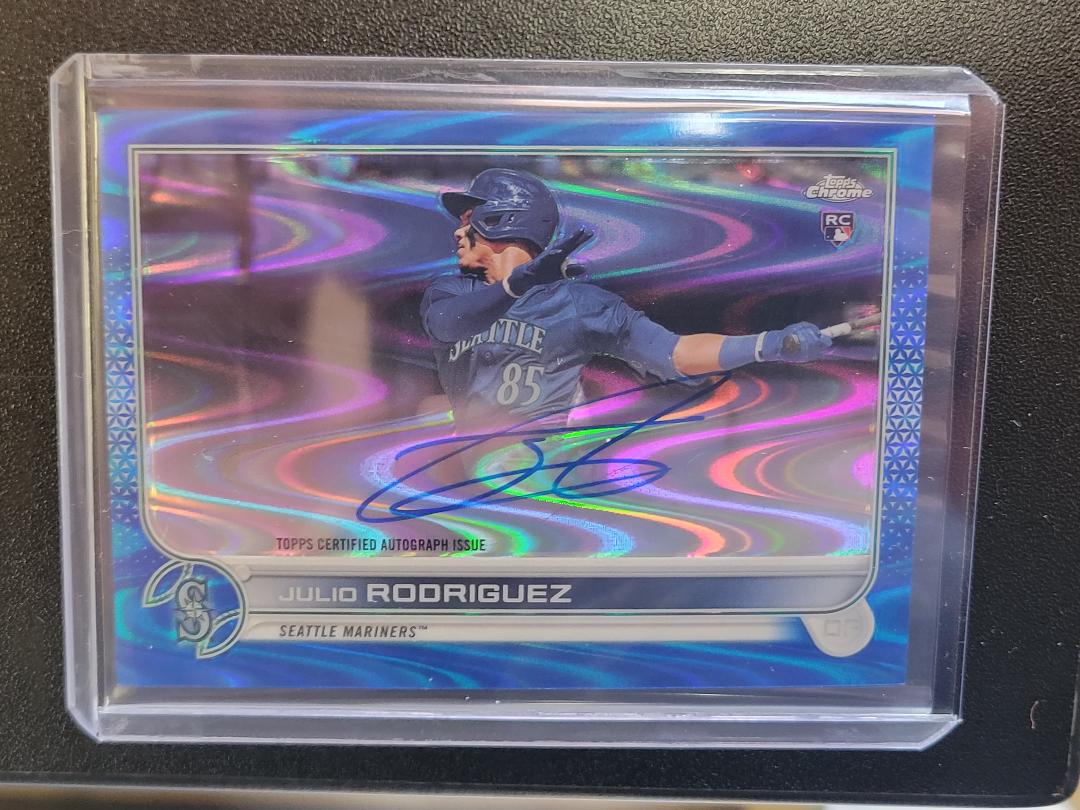 WonderWaterSpts's tweet photo. Congrats to Dan who pulled a 2022 Topps Chrome Rookie Autographs Blue RayWave Refractor of Mariners OF Julio Rodriguez!
#WickedHitsoftheWeek https://t.co/OxpgKL08f2