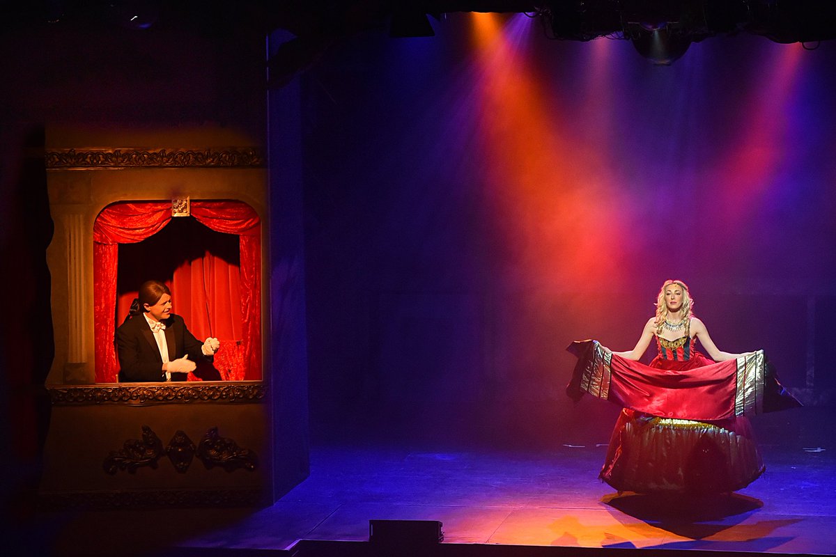 Carrick Musical Soc tweet media