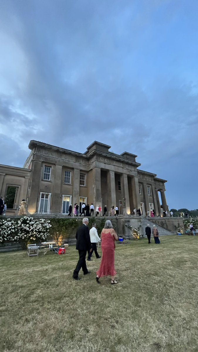 lindenshots's tweet photo. First time @GrangeFestival watching Orfeo ed Euridice &amp; Dido and Aeneas in a stunning location and a lovely picnic in the intervall. 😍 #opera #grangefestival https://t.co/at26sojDWo