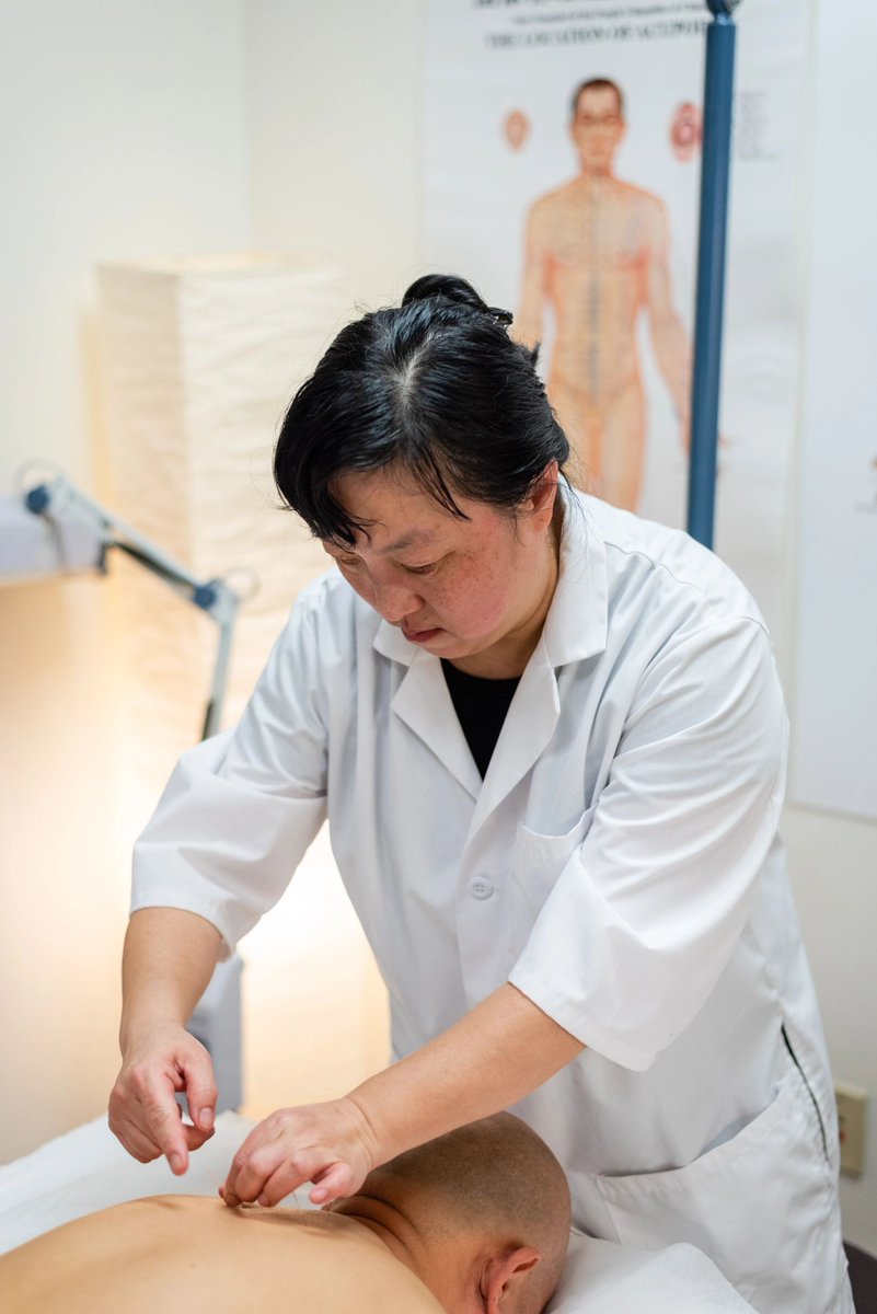 PressureMassage's tweet photo. When it comes to acupuncture and massage therapy, expertise matters! Our team has years of experience in the industry, ensuring that you receive the highest level of care possible. #healinghands #sacramentohealth https://t.co/71M81vd8sj