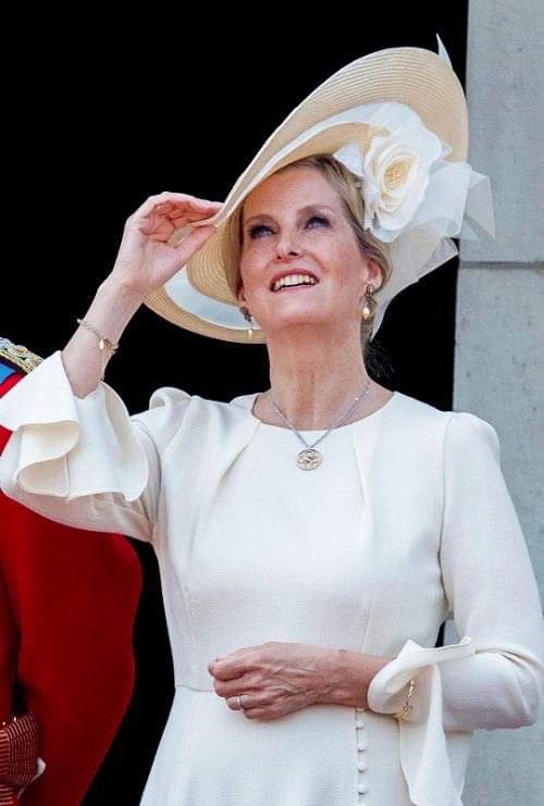 The Duchess of Edinburgh on the balcony during #TroopingoftheColour #TroopingtheColour #DuchessofEdinburgh