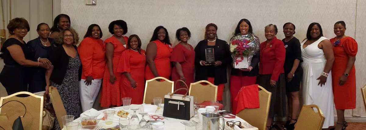 dst_scac's tweet photo. Please join us in congratulating Renee Williamson for receiving the Chi Rho Chapter of Omega Psi Phi Fraternity, Inc. Matriarch Award. Congratulations to all of the honorees and scholarship recipients. #dstscac1989 #dst1913 #fatherhoodbreakfast #elevatingthecommunity https://t.co/YJKtP42Ivu
