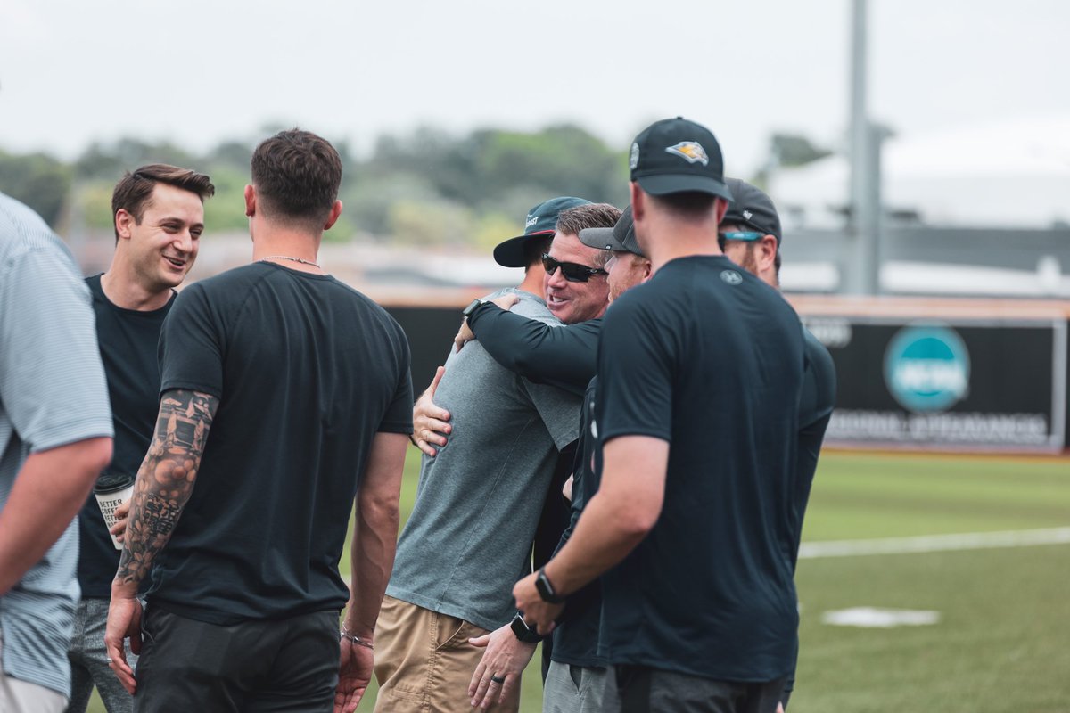 ORUBaseball's tweet photo. Past 🤝 Present

#ORUBase x #GoldenStandard https://t.co/cUJ5ycPuVd