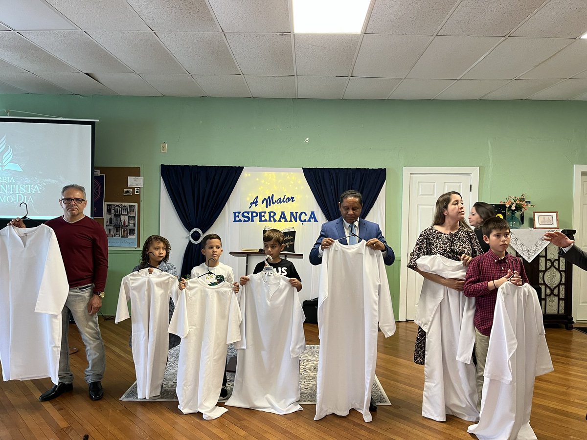 PrLuisGoncalves's tweet photo. Día de lindas decisões ao #Batismo na @iasdpalmyra, NJ, USA. Fim de semana com muitos #Batismos! Louvado seja #Deus! https://t.co/uB7LZGDlvj