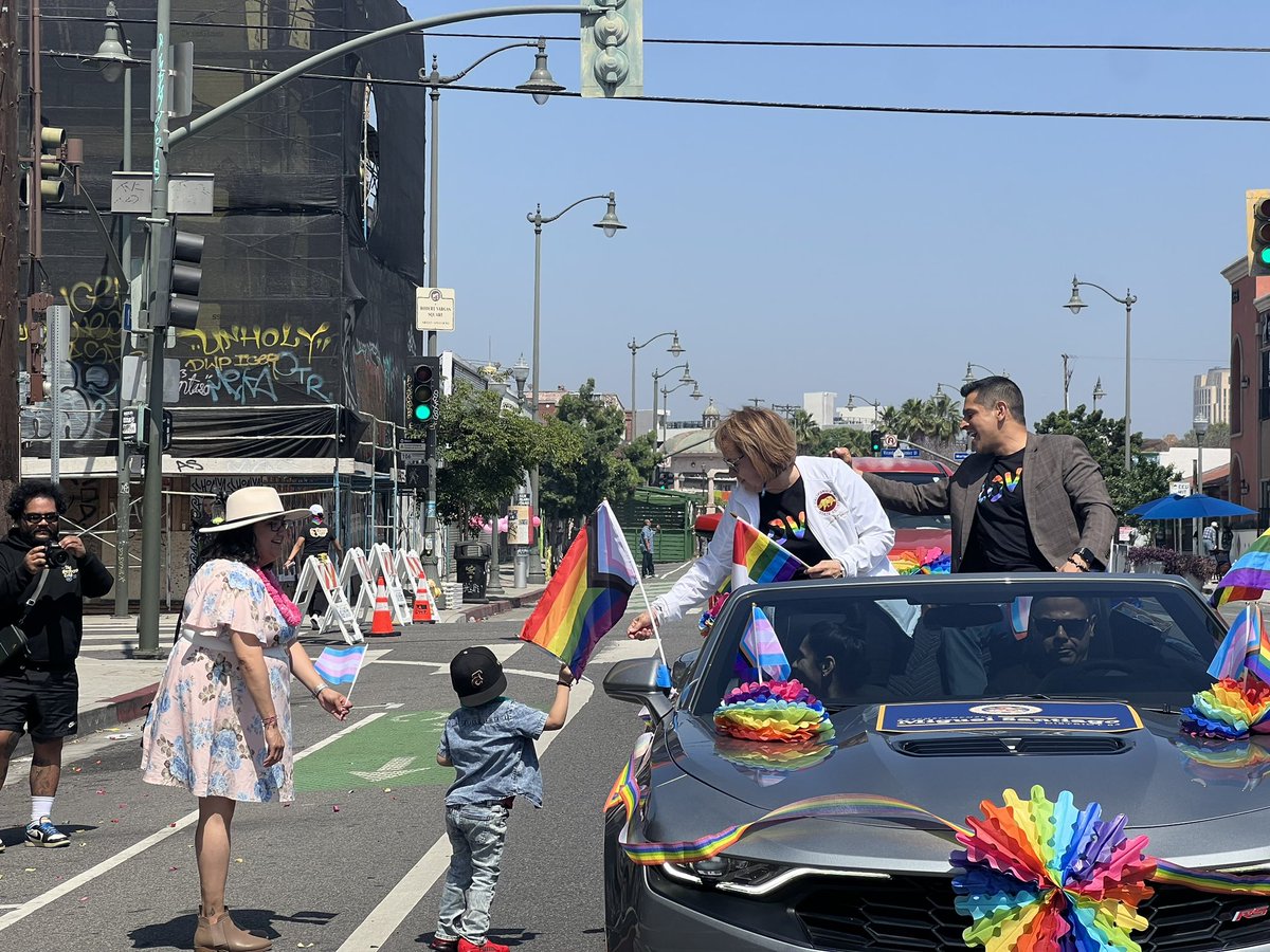 MSantiagoAD54's tweet photo. HAPPY PRIDE 🏳️‍🌈🏳️‍⚧️

We are celebrating LGBTQIA+ pride here in Boyle Heights at Orgullo Fest. 

Now let’s fight just as hard for our LGBTQIA+ community members ALL 365 days of the year! 

#AD54 #BoyleHeights #OrgulloFest https://t.co/uLOqkYGcmf
