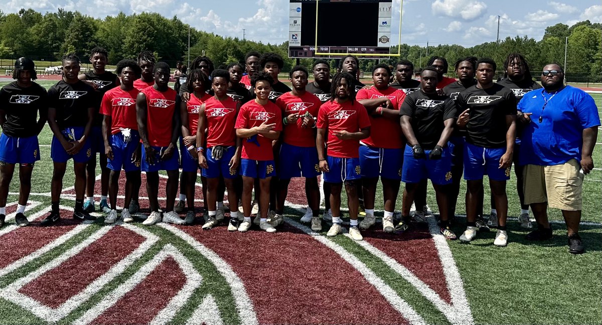 WoodrowLoweJr's tweet photo. Extremely proud of our guys for showing up and competing today at the Austin Peay Football Camp @GovsFB today! Thank you to Coach @APSUCoachSW and staff for putting on a tremendous camp!!! #InteNSity #Show⬆️ShowOut! https://t.co/oNqHzmRM7f