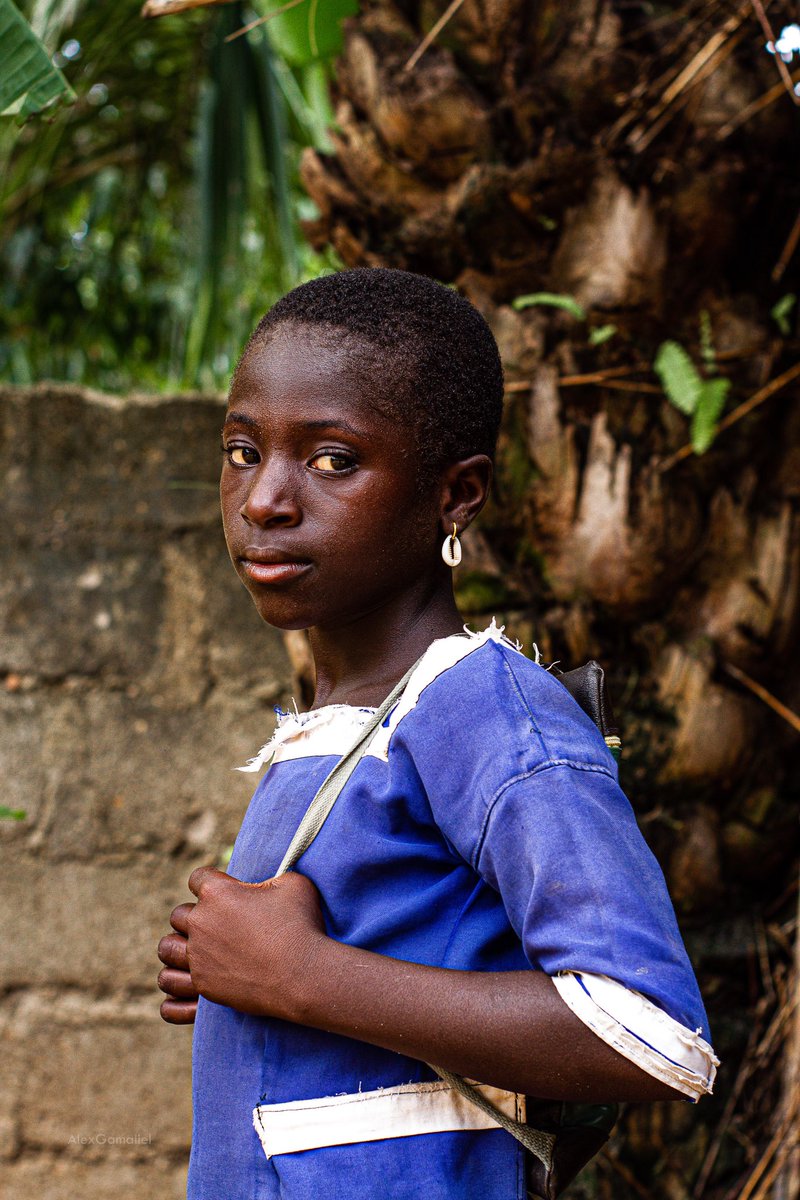 The School Girl X Camera Man😎🤍

©️Alex Gamaliel 
📸Canon EOS 7D, 50mm 
📍Nasarawa,Nigeria.