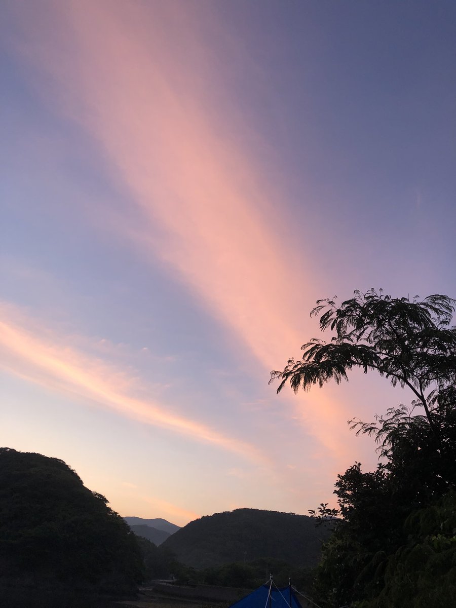 おはようございます😃
今日も皆様にとって
良い一日となりますように☺️

『朝空』