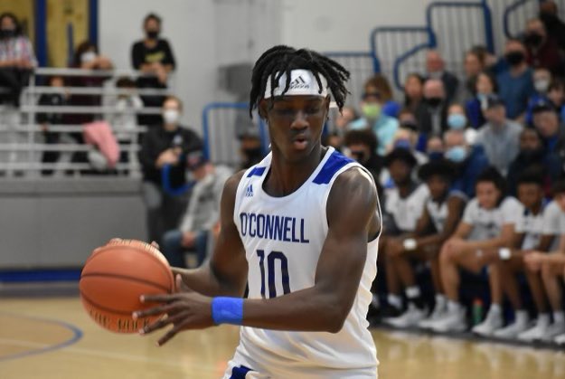 ‘24 Jadyn Harris dropped a smooth 24p on 10 FGA, operating efficiently off the bounce & attacking the rim decisively. Showed a compact stroke from 3 (3-3), pressured the rim in transit. + the half-ct, & found his teammates w/ the pass. Impressive all-around (7r, 5a, 7-8 FT).