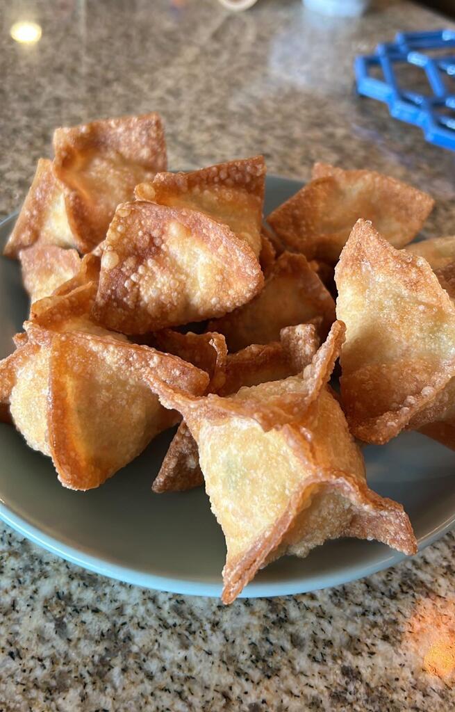 [Homemade] Crab Rangoon
homecookingvsfastfood.com
#homecooking #food #recipes #foodpic #foodie #foodlover #cooking #homecookingvsfastfood