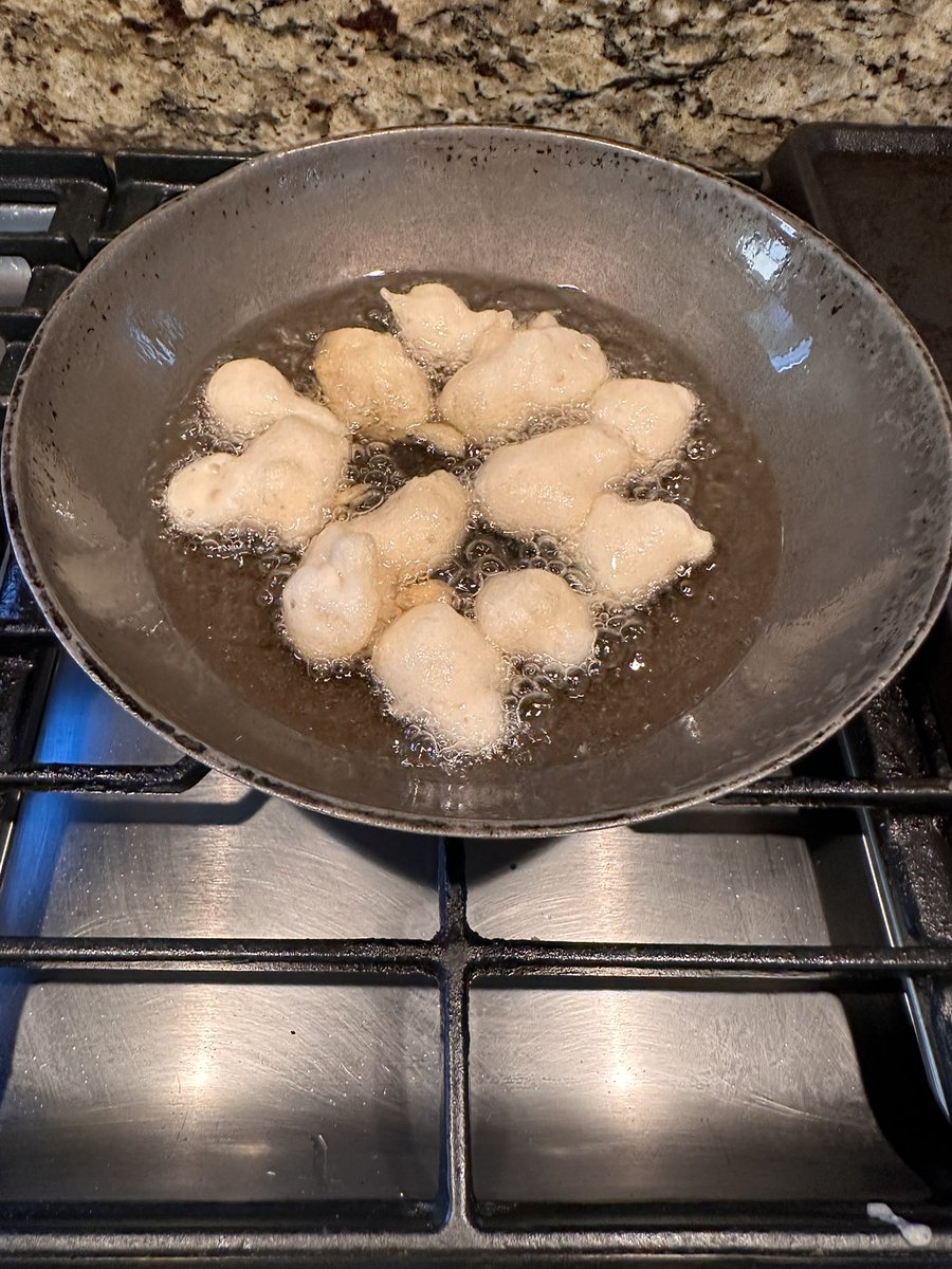 Time for some deep fried goodness
#pungulu #comfortfood #Foodies #telugutwitter