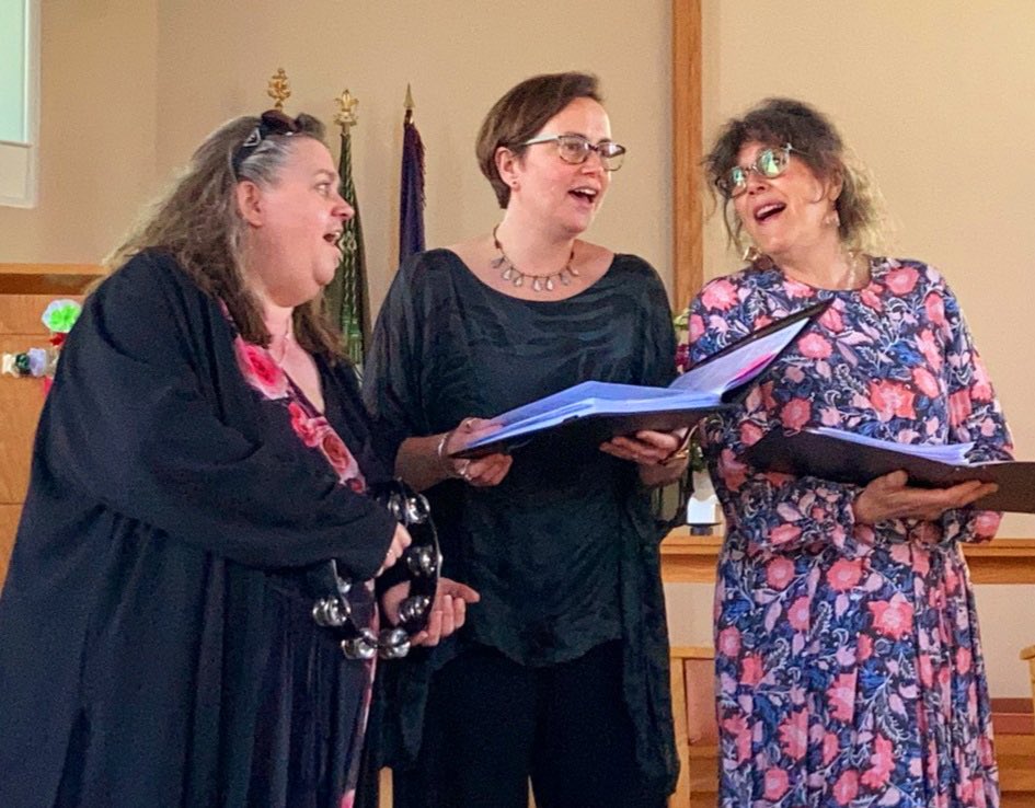 WONBrighton's tweet photo. We are seeking a couple of new female range voices to join our choir. We rehearse Thu eves (term time) in Hove, singing a wide &amp; ambitious repertoire, tackling multi-part arrangements from motets to pop anthems with a professional accompanist. Visit our FB page to find out more. https://t.co/d6zjyikSGR