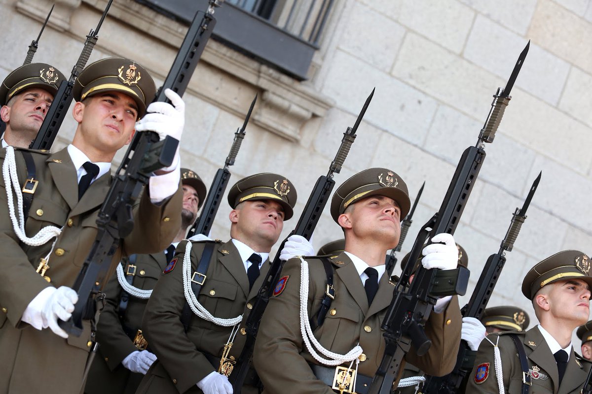 El #MuseoDelEjército de #Toledo ha acogido este #Sábado, 17 de #Junio, un acto de juramento ante la BANDERA DE ESPAÑA para #personal civil, con ocasión de la celebración del Día de las #FuerzasArmadas2023.

abc.es/espana/castill…