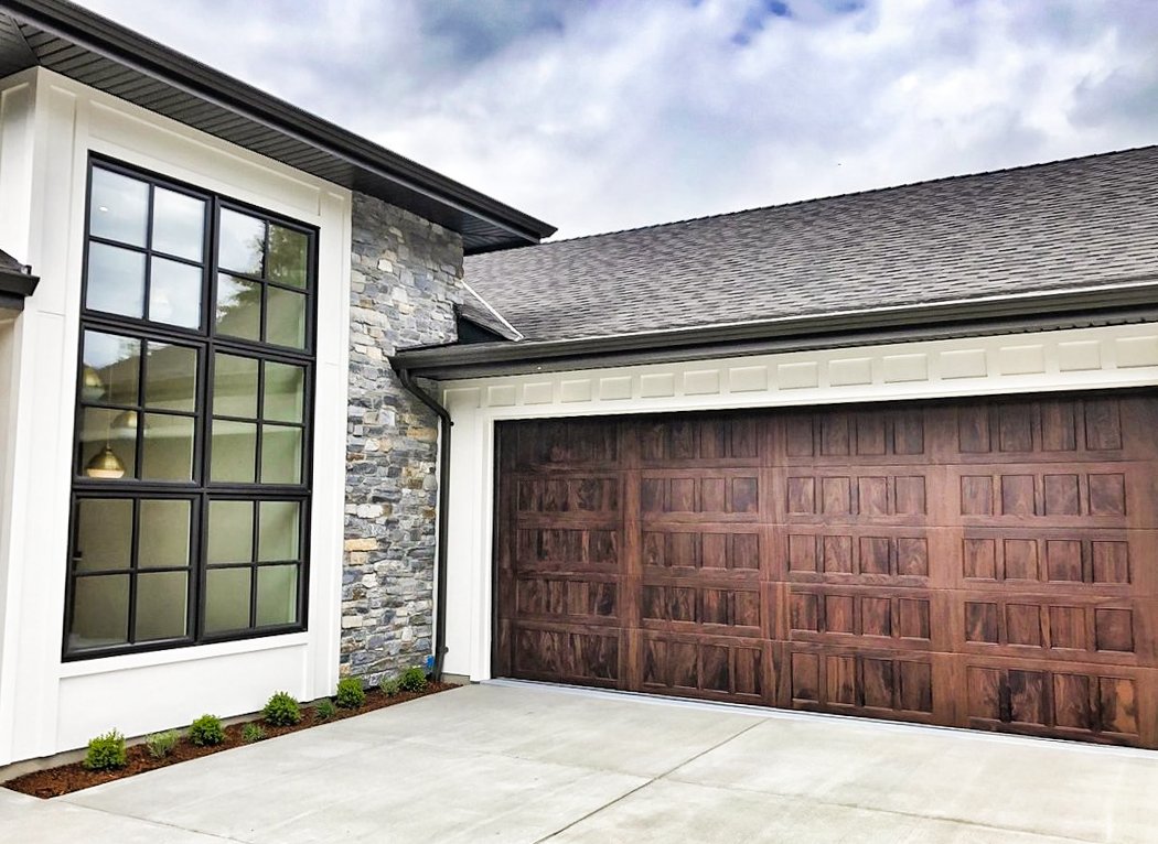 chiohd's tweet photo. "This Stamped Shaker Walnut door installed in Coldstream BC for the team over at rockwoodcustomhomes helps compliment another amazing home! Simple yet elegant. Grateful for the opportunity to work on such amazing builds!" -equaldoorindustries

Learn more: https://t.co/bfqkMpumYi https://t.co/BpC9DWJZHB