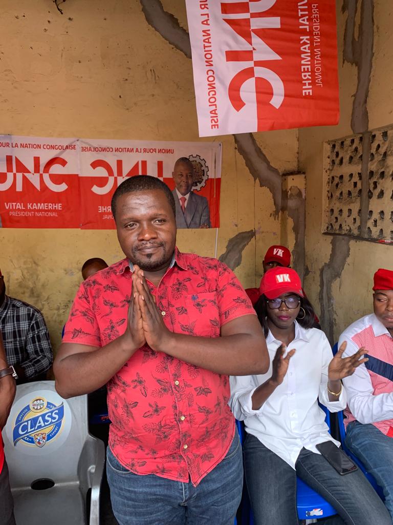 drjckisoni's tweet image. Le mvment &quot;#LES #BÉRETS #ROUGE #DE #VITAL #KAMERHE&quot; poursuit son implantation à KIN. Ce week-end une forte equipe de ce mvment conduite par son coordon @RemyBongungu a installé l&apos;équipe du district du  #MONT #AMBA en présence d&apos;une grande foule.
@BillyKambale1 @KamusakyJossar1