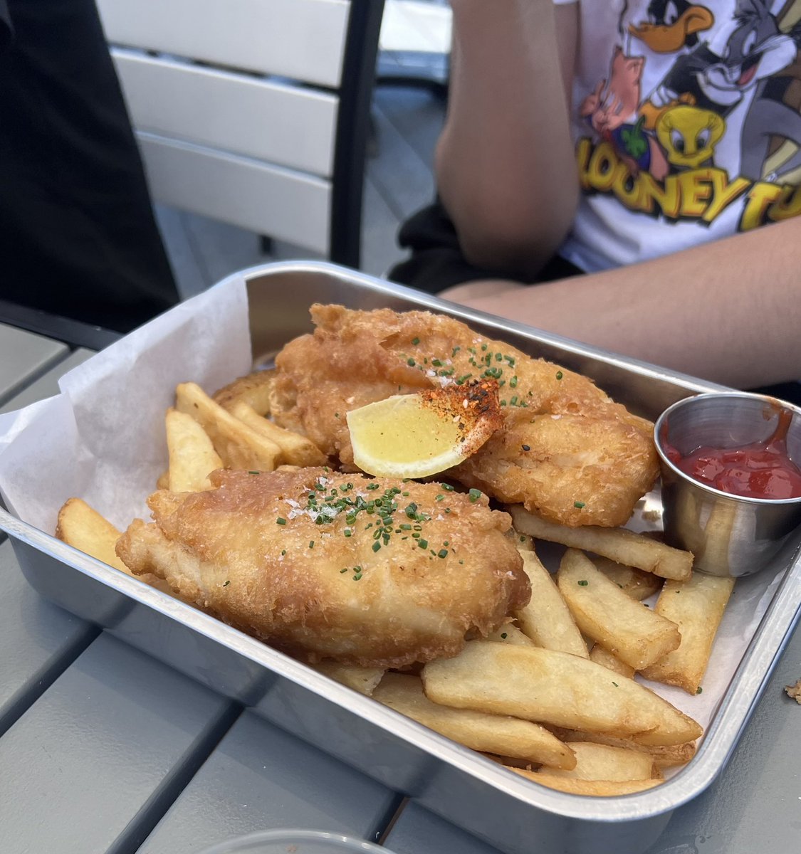 TaunyaPainter's tweet image. @LaurenGruel and @ChefGruel Your amazing team at @CalicoFishHouse made this Texas family @robertpainter @katherineloganm soooo happy!❤️❤️