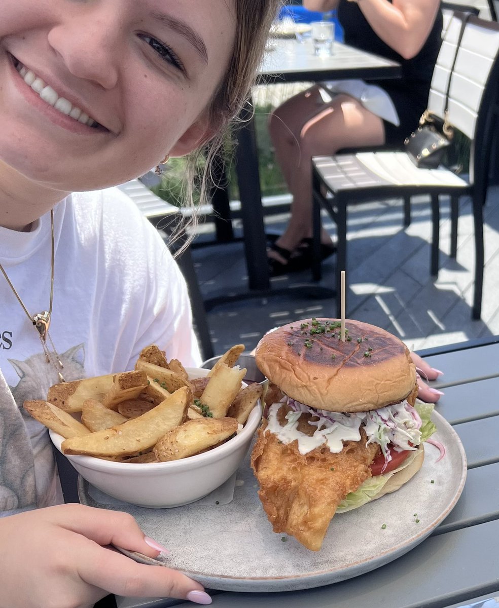 TaunyaPainter's tweet image. @LaurenGruel and @ChefGruel Your amazing team at @CalicoFishHouse made this Texas family @robertpainter @katherineloganm soooo happy!❤️❤️