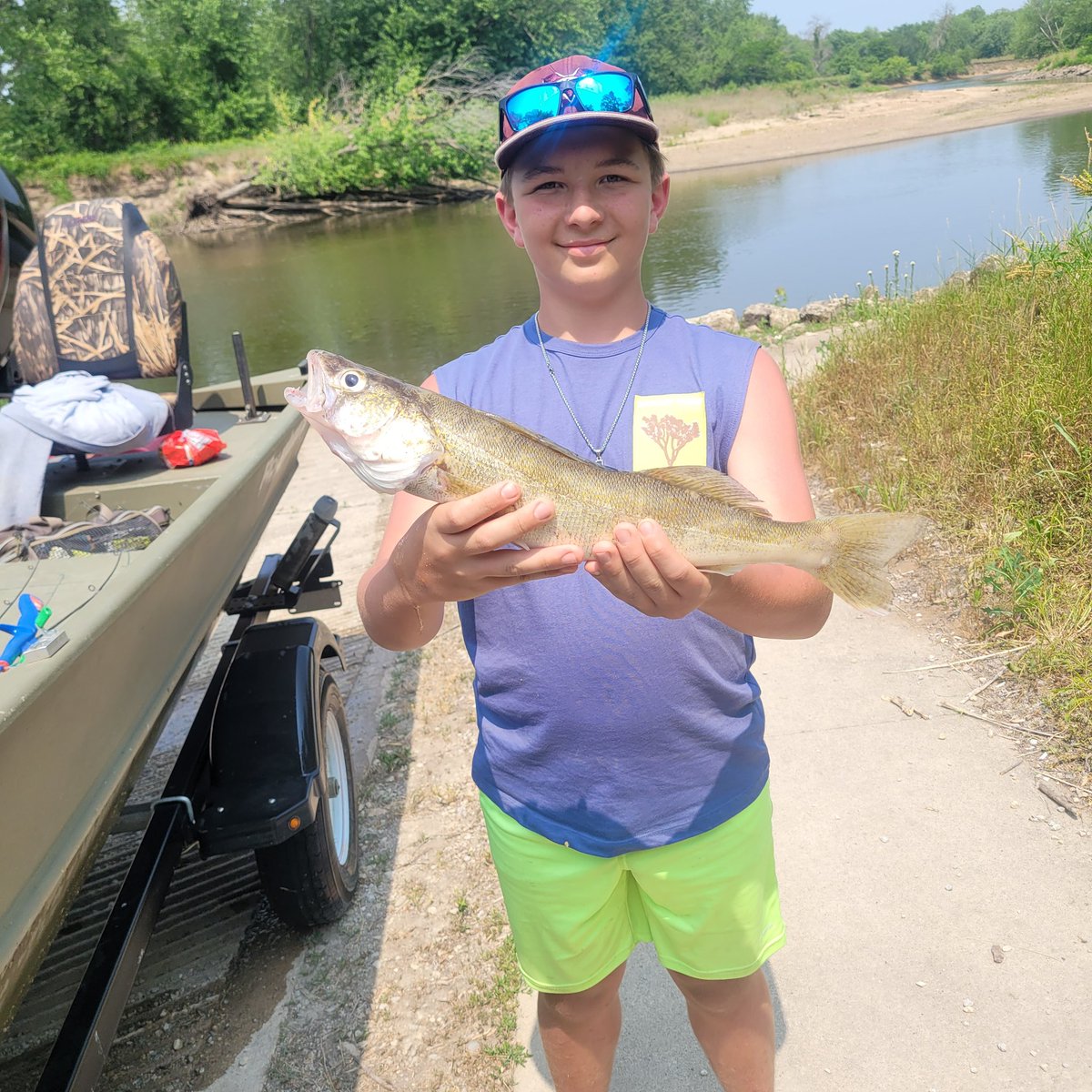 crittergettin's tweet photo. Found a few walleyes today https://t.co/tl7AnKQMmm