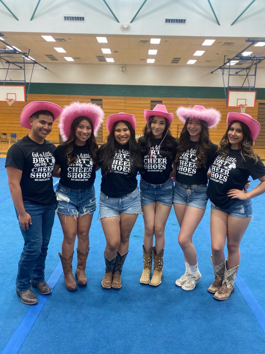 @MontwoodHSCheer tweet media