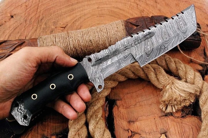 dragon_knives01 tweet picture