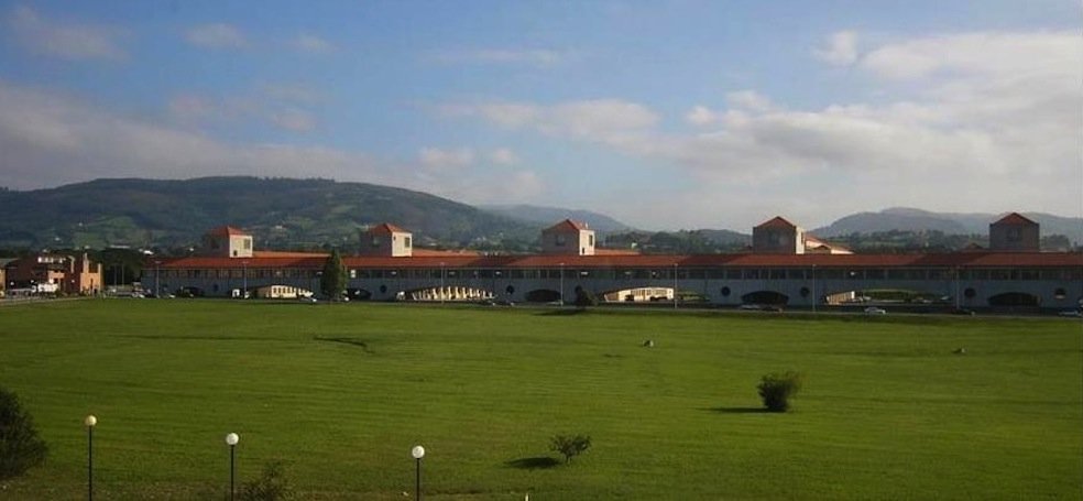 VientuNordes's tweet photo. 1.- Playa del Guisantero.
2.- Estadio del Molino Grande. Campo del Real Deportivo de Gijón.
3.- Campus Universitario de Bosques.
4.- Barrio de Manzanito.

Gijón, Castilla, España https://t.co/BQYM1cYkI7