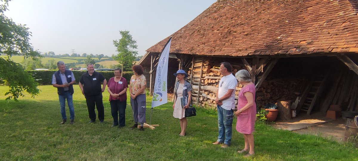 Ouverture de l'assemblée générale du CEN <a href="/AllierCen/">CEN Allier</a> ce matin au château de Charnes de Marigny. Mot d'accueil de Mme la <a href="/Prefet03/">Préfet de l'Allier</a> , <a href="/VerdierFrederi1/">VERDIER Fédéric</a>, V-Pdt environnement à <a href="/CAMoulins/">Moulins Communauté</a> , Ph. Prugnaud, Maire de Marigny et Sylvie Edelin, Maire de St-Menoux, et M. Mme <a href="/xavierdefroment/">xavier de froment</a>.