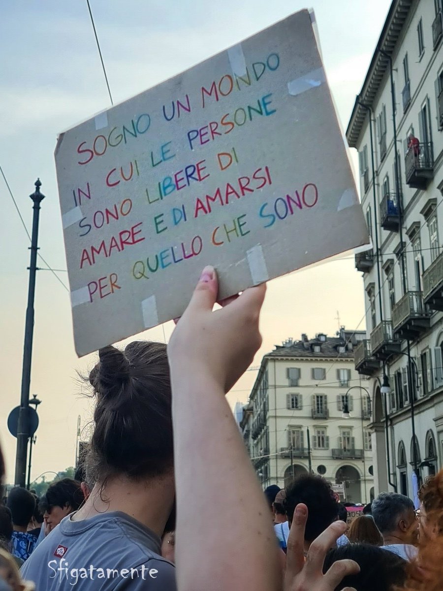 SfigataMente's tweet photo. C'era l'energia, i colori.
C'era la festa.
C'era l'amore.
C'era la rivolta.
C'era il #TorinoPride
(Buonanotte) https://t.co/Uza9q37ztZ