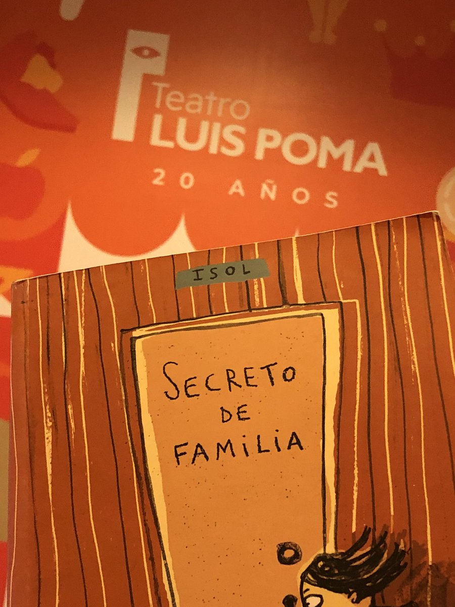 📚🎉Los libros tienen función en <a href="/TeatroLuisPoma/">Teatro Luis Poma</a> hoy vamos a descubrir los secretos de familia <a href="/FundacionPoma/">Fundación Poma</a> un espacio seguro para convivir en familia a través de la lectura en voz alta interactiva