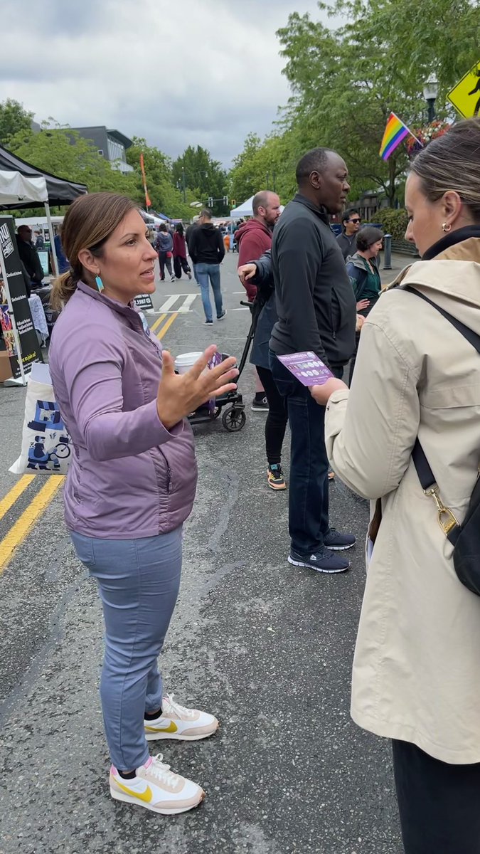 🍓Strawberry Festival in #Burien today! Saw old friends, met new ones, had great food & ☕️! Had many conversations about #childcare and #workforce development & #housing! Thanks @33rdLD for the lit & your support at the #StrawberryFestival today!