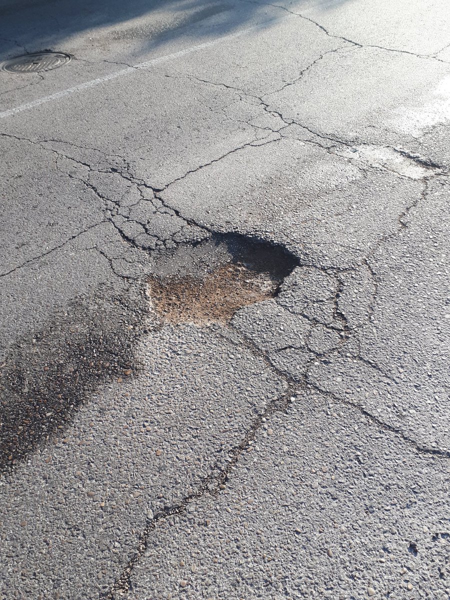 4 días después los baches siguen sin prepararse y cada día van a mas. <a href="/MajadahondaAyto/">Ayuntamiento de Majadahonda</a>