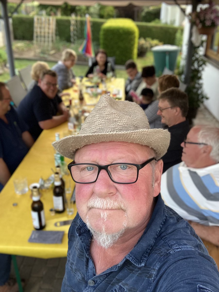 Me and my dear guests but you weren't there😗