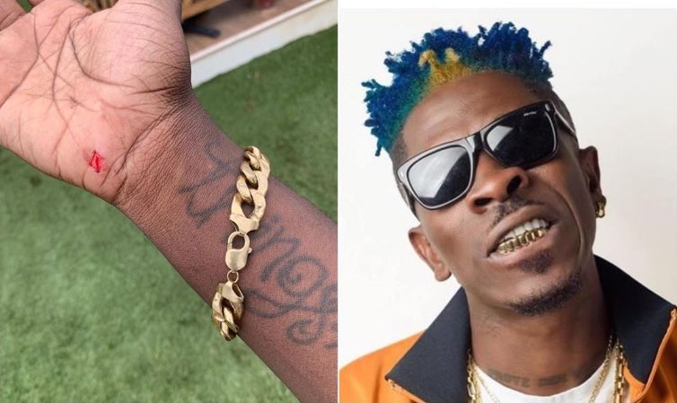 Shatta Wale Cuts Himself, Takes Blood Oath Never To Work With Ghana Music Awards. He’s never coming back 😂😂😂💔.