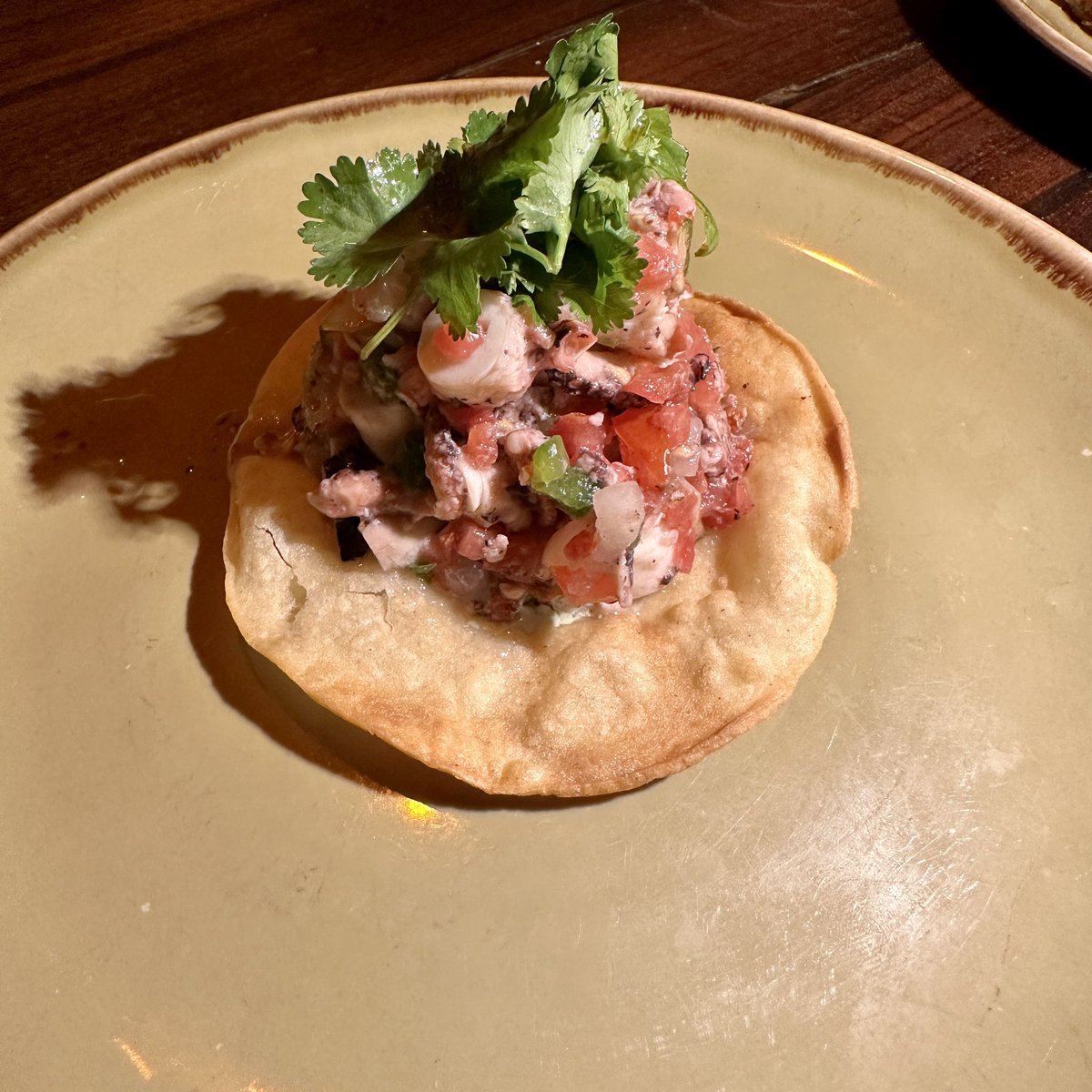 RobiMangia's tweet photo. Don’t be fooled by @lona_restaurant’s beach casual vibe, they’re cooking up some delicious modern #Mexican cuisine🇲🇽 Tuna🍣 and Octopus🐙 Tostada and Chef @Pablo_SalasC signature Lobster Quesadilla 🌮🦞 More on https://t.co/wMKMwpaEND #mexico #foodie #fortlauderdale https://t.co/oa2TbBpBpa