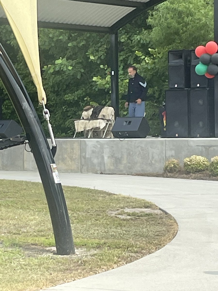 MecklerKristina's tweet photo. Kinston Juneteenth celebration at the African American Music Trail Park going til 7 pm!
#ncapri #kinstonnc #juneteenth https://t.co/pqyN1ND5Od