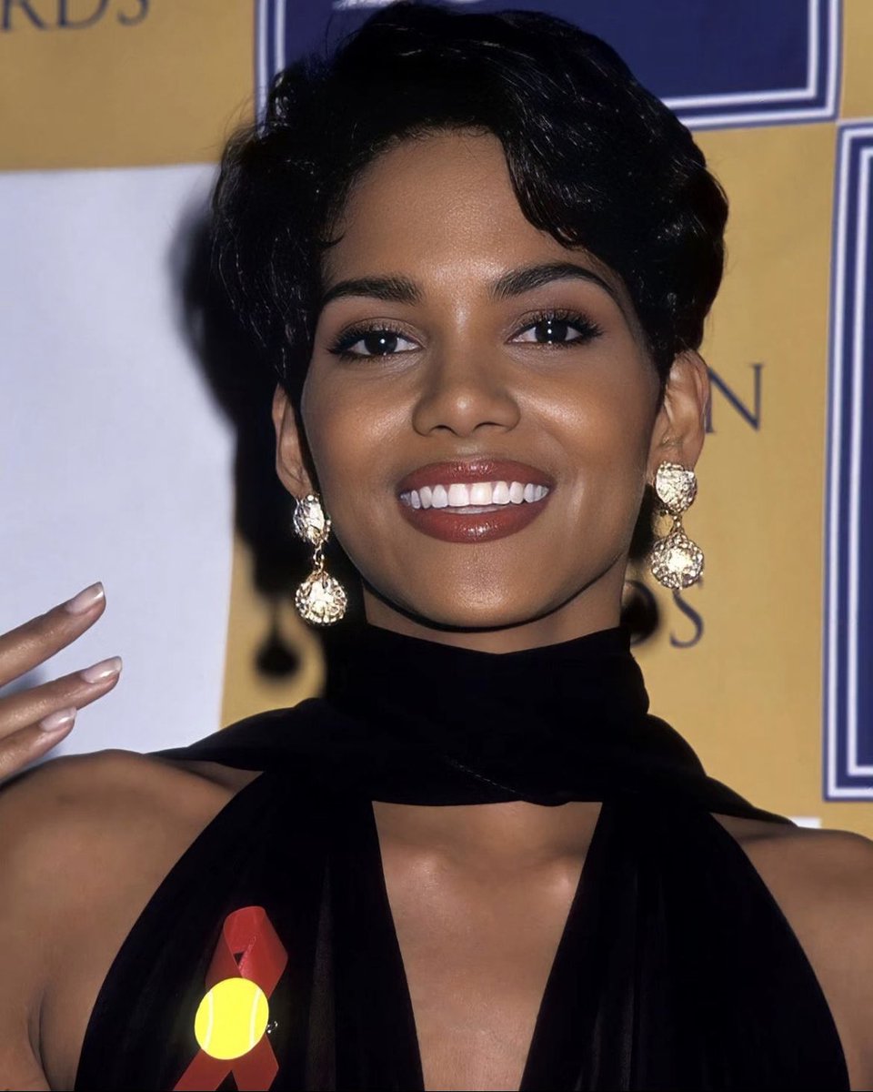 247 Live Culture On Twitter Halle Berry 1993 